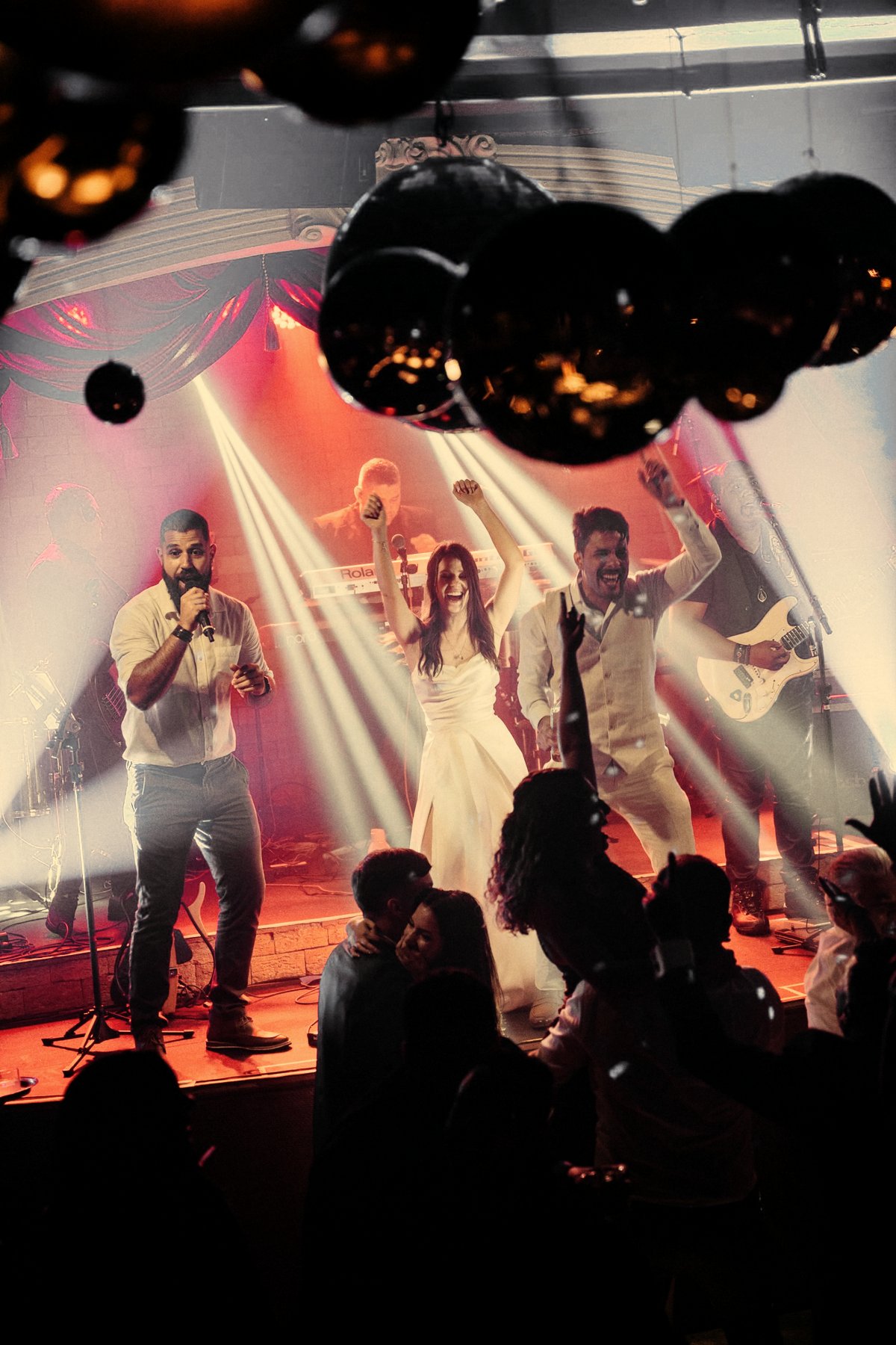 Celebração de casamento com música ao vivo